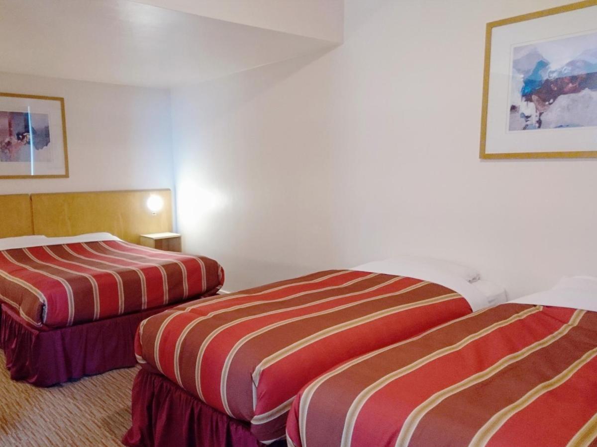 St Giles Heathrow - A St Giles Hotel Feltham Екстер'єр фото