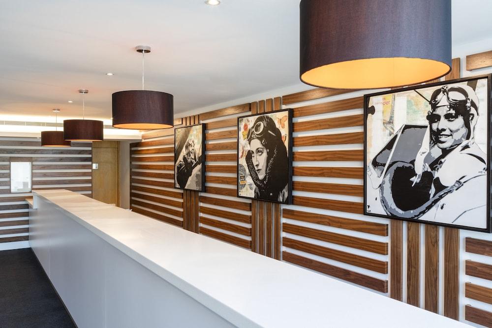 St Giles Heathrow - A St Giles Hotel Feltham Екстер'єр фото