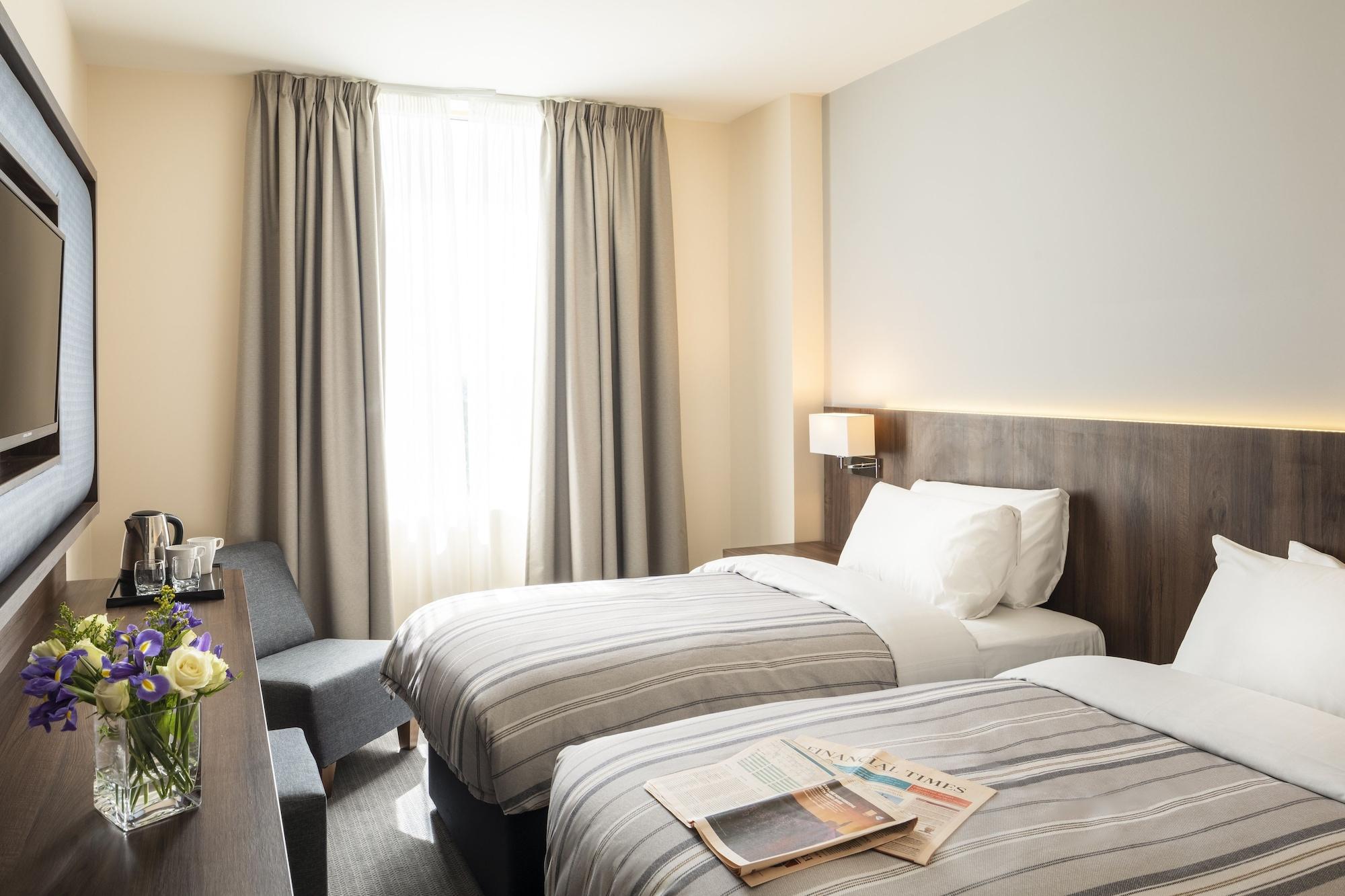 St Giles Heathrow - A St Giles Hotel Feltham Екстер'єр фото