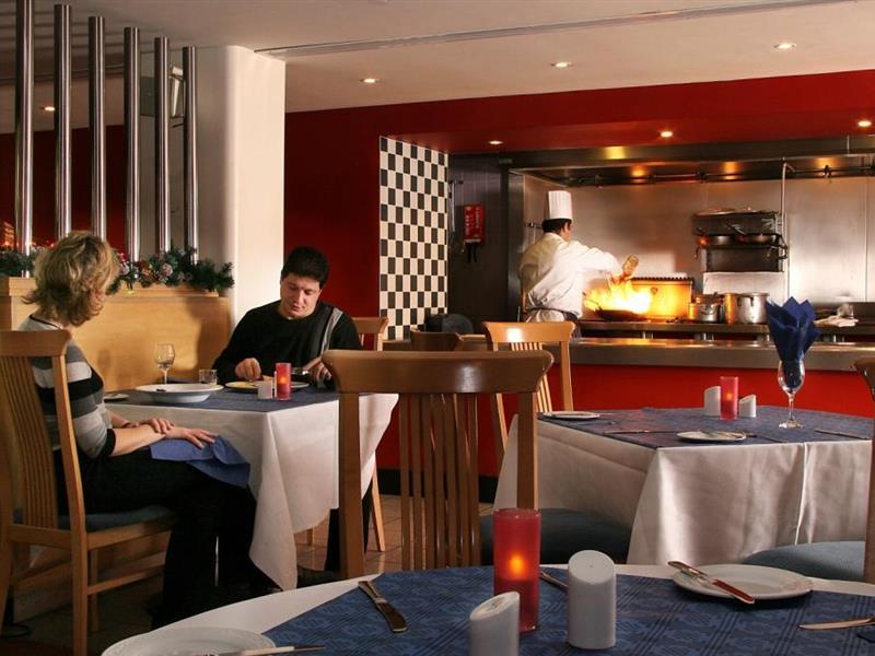 St Giles Heathrow - A St Giles Hotel Feltham Екстер'єр фото