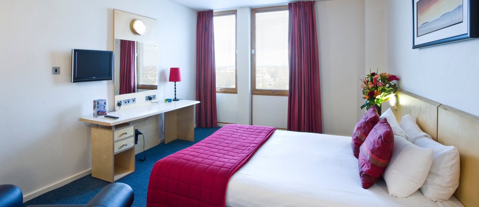 St Giles Heathrow - A St Giles Hotel Feltham Екстер'єр фото
