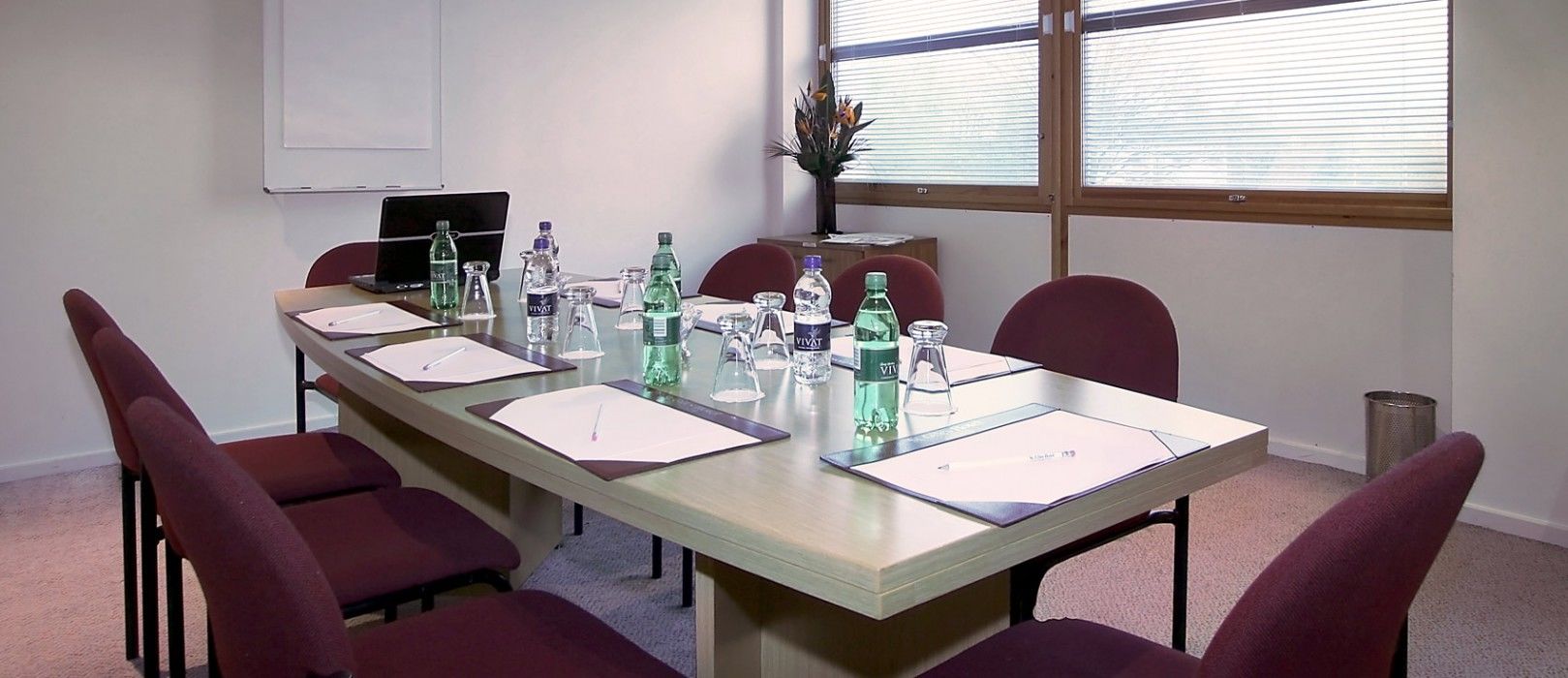 St Giles Heathrow - A St Giles Hotel Feltham Екстер'єр фото