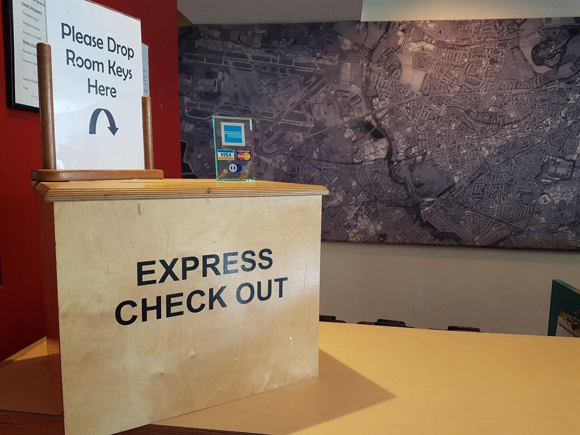 St Giles Heathrow - A St Giles Hotel Feltham Екстер'єр фото