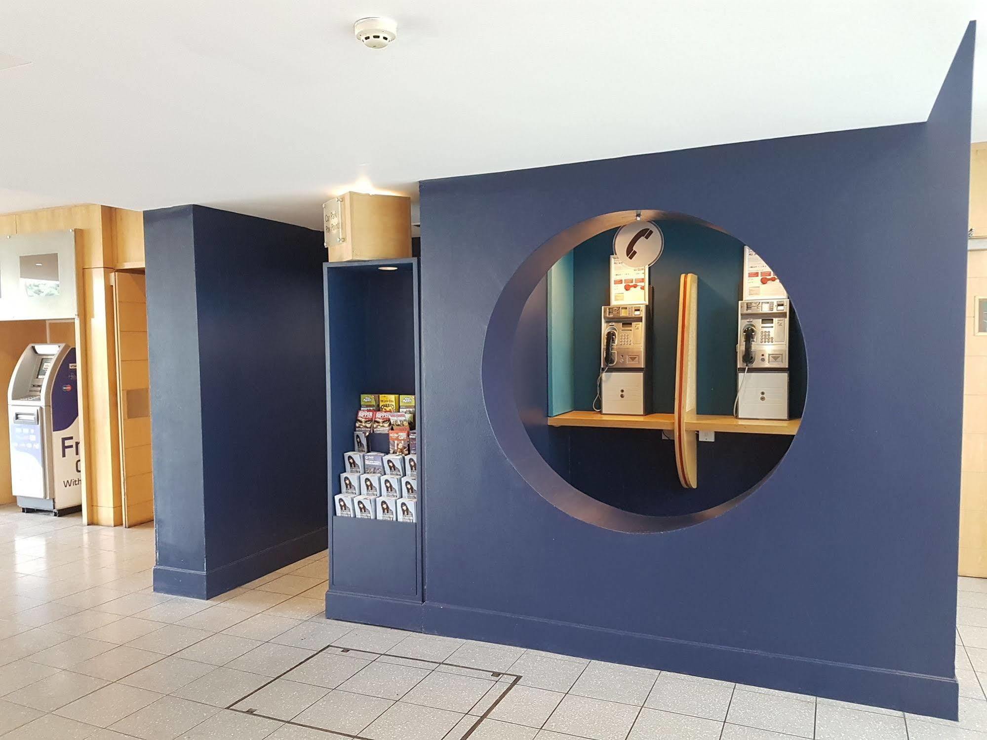 St Giles Heathrow - A St Giles Hotel Feltham Екстер'єр фото