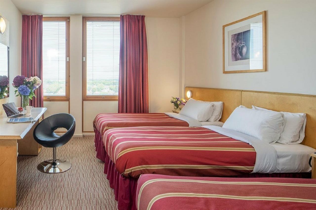 St Giles Heathrow - A St Giles Hotel Feltham Екстер'єр фото