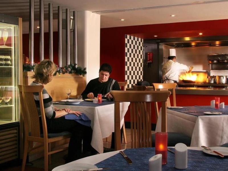 St Giles Heathrow - A St Giles Hotel Feltham Екстер'єр фото